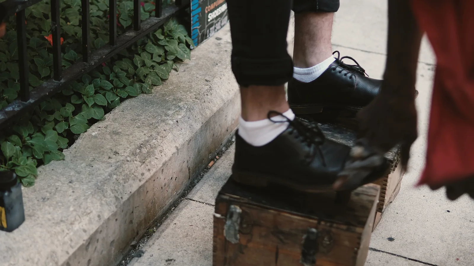 How To Choose Caring For Leather Shoes Through Wet Weather cover image